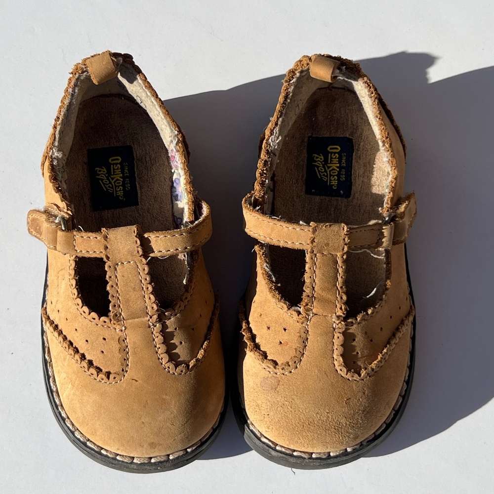 OshKosh B’gosh Brown Leather Shoes Girls Size 7
